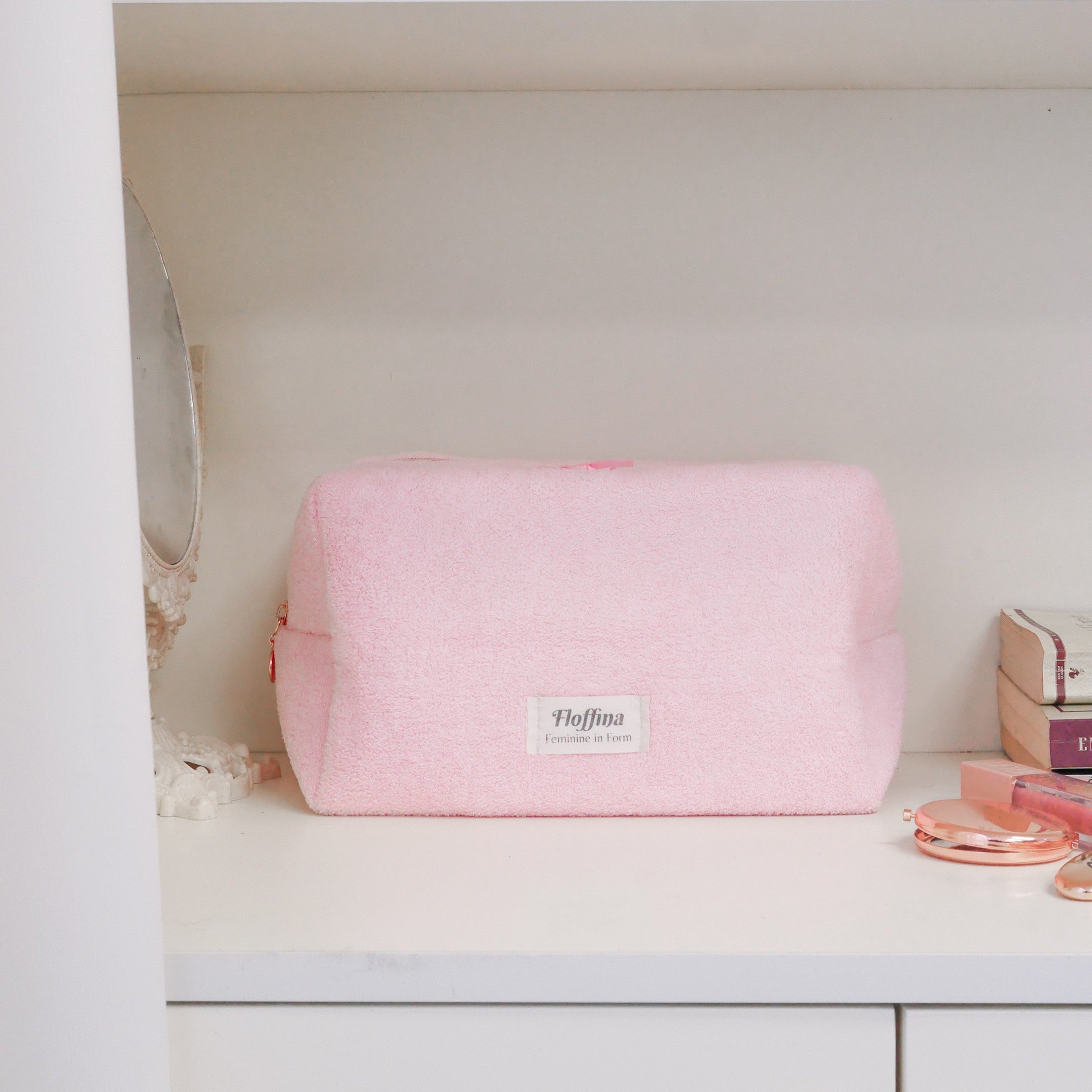 Fluffie – Baby Pink Plush Makeup Bag