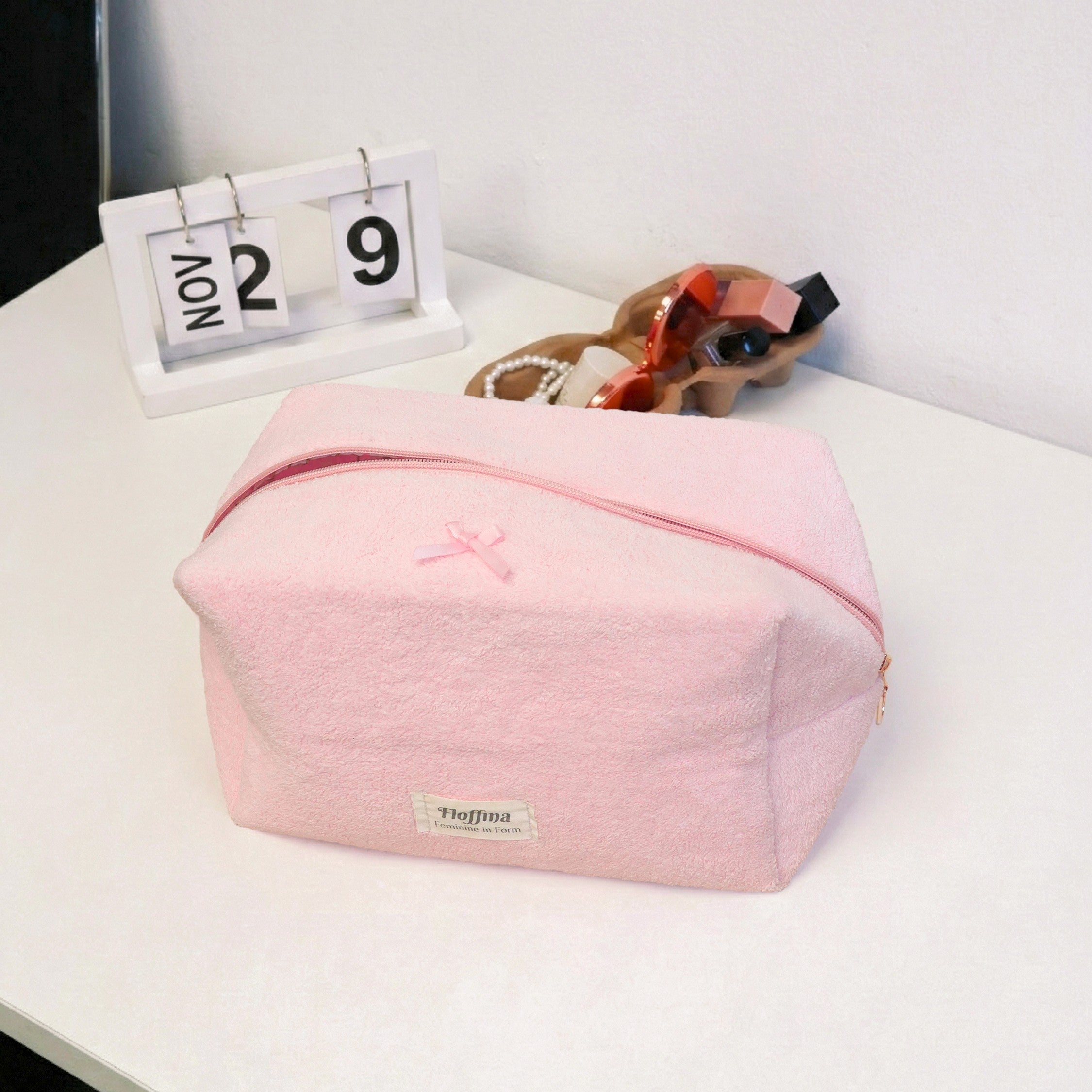 Fluffie – Baby Pink Plush Makeup Bag